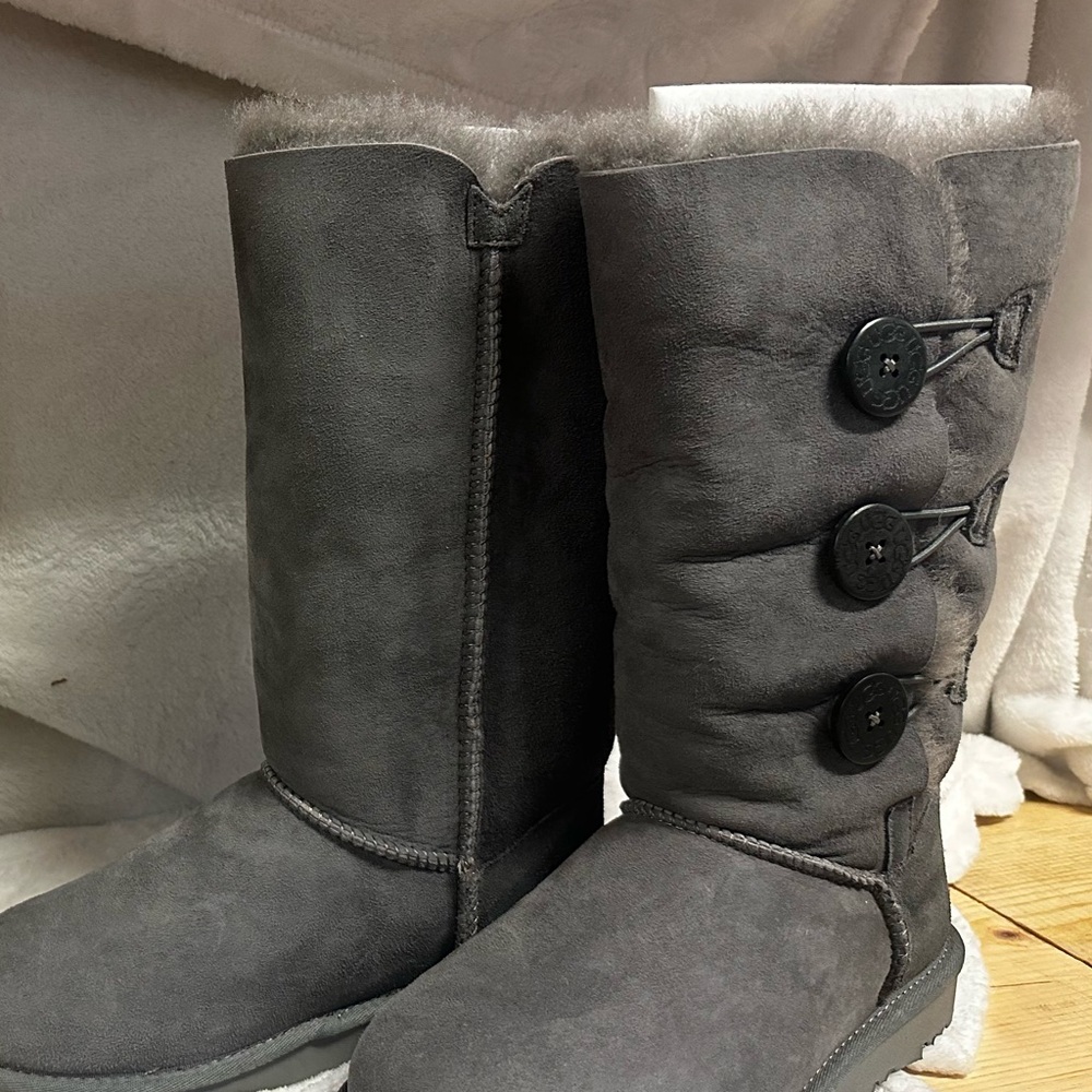 UGG BAILEY TRIPLET BOOTS HUGE CLEARANCE REDUCTION!!!!